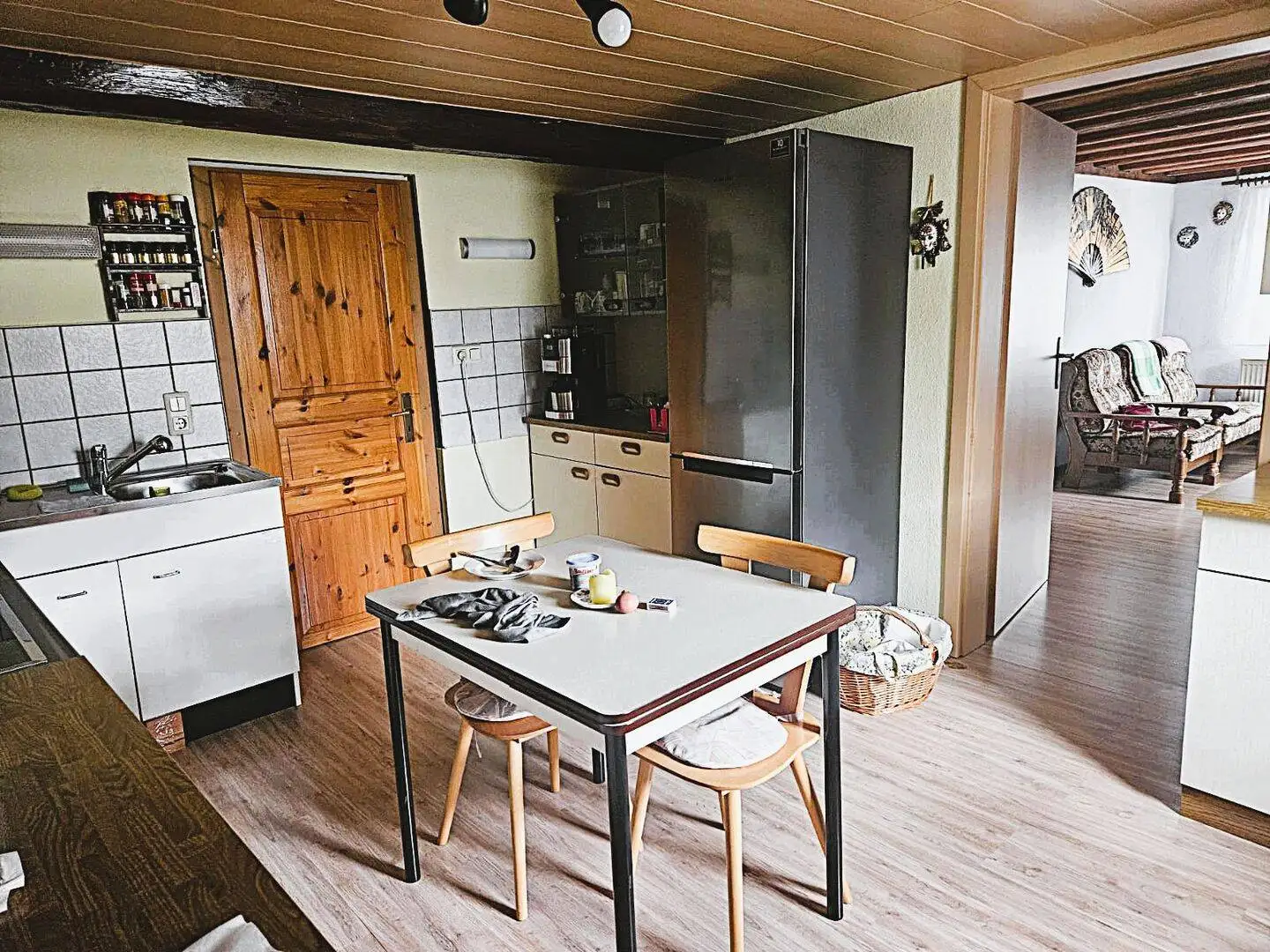 Einfamilien - Mehrfamilienhaus in Ruhiger Dorflage – Bild 12 von 20